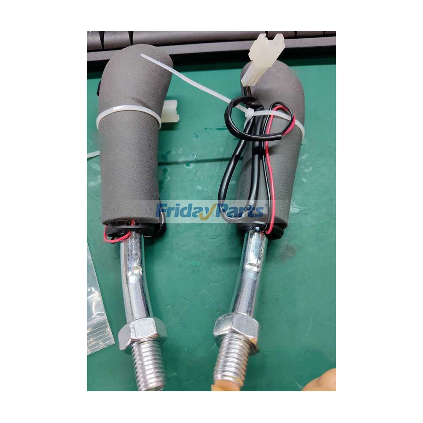 1 Pair Plastic Manipulation Handle for Kobelco Excavator SK120-3 SK120-6 SK200-3 SK200-5 SK200-6 SK210-8 SK250-8 SK260-8 SK330-8