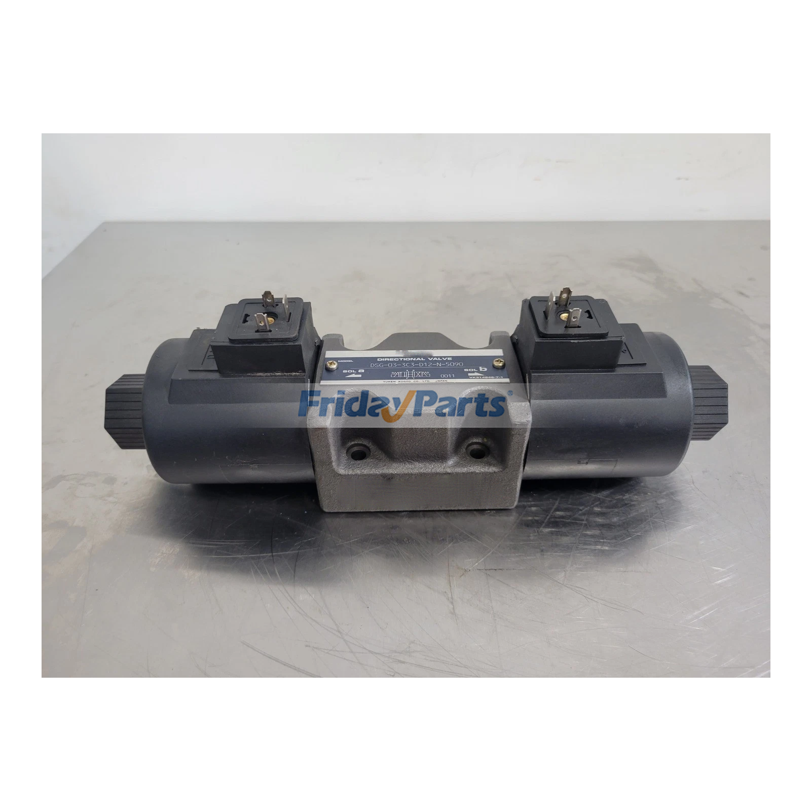 Valve directionnelle 12 V Yuken DSG-03-3C3-D12-N-5090 pour excavatrice, chargeuse, bulldozer