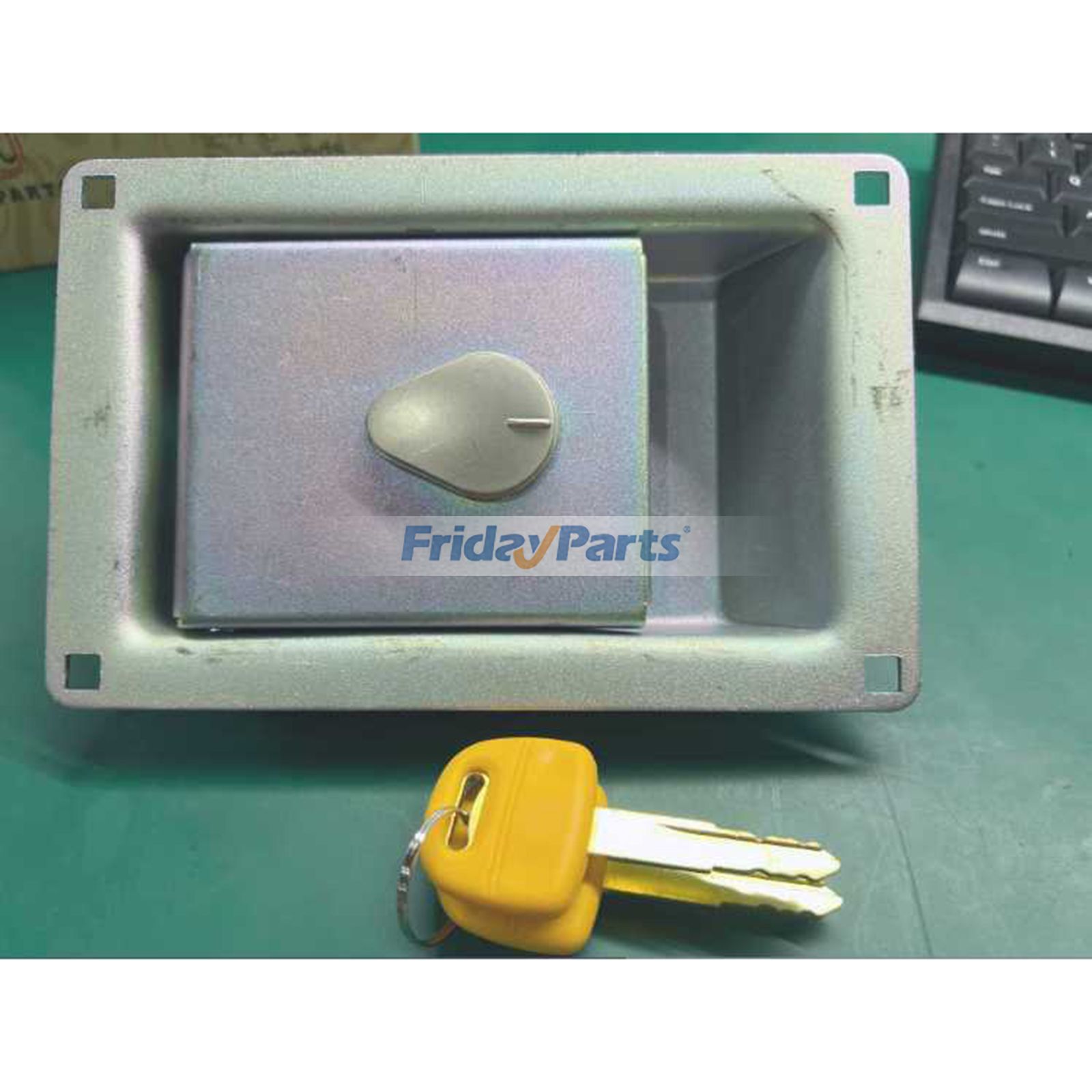 Cerradura de bomba hidráulica Cerradura de puerta lateral para excavadora Komatsu PC35MR-2 PC35MR-3 PC40MR-3 PC45MR-5 PC55MR-2 PC60-7 PC78US-8 PC88MR-10 PC128US-10 PC130-7 PC200-6 PC200-8 PC210LC-11 PC300-8 PC360 LC-11