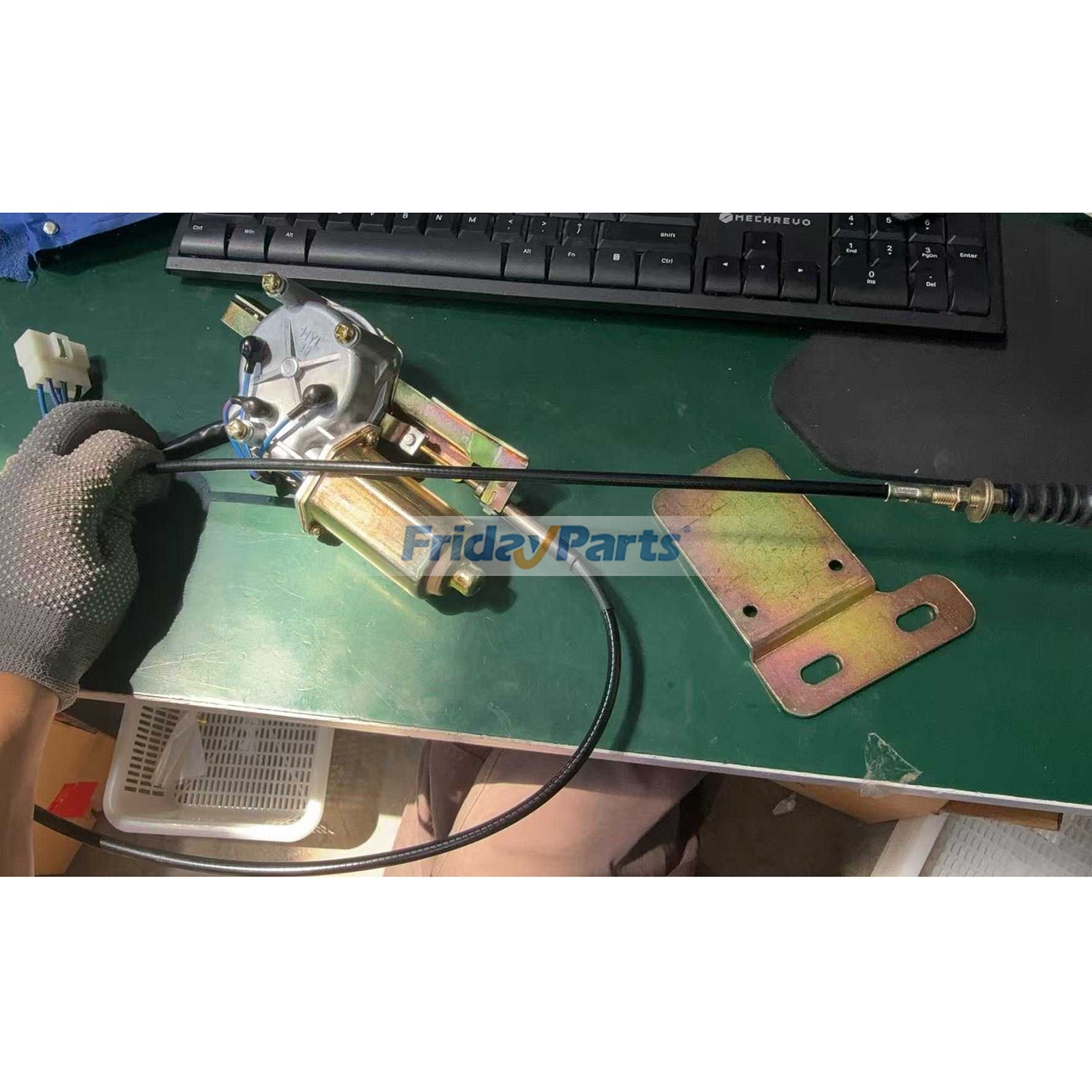 24V Flameout Solenoid Valve 1-81900-137-2 for Isuzu Engine 4BC2 4BD1 4BG1 6BB1 6BD1 6BD1T 6BG1 Hitachi Crawler Dumper CG45