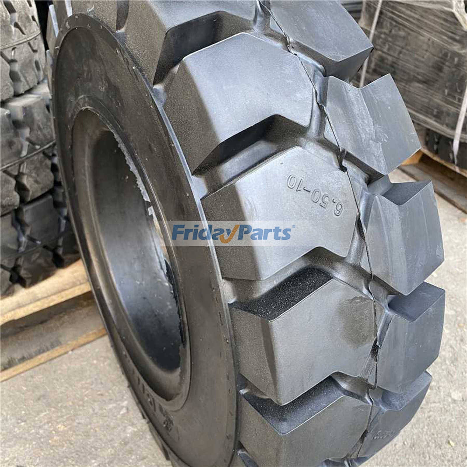 Pneu plein 6,5 x 10 pour chariot élévateur Caterpillar CAT V50D Hyster S80XL (LT0909219)