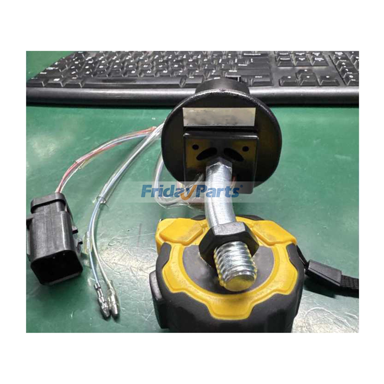 FridayParts Linke Steuersäule CAT 324E 329E 336F 340F 349F 374F 390F