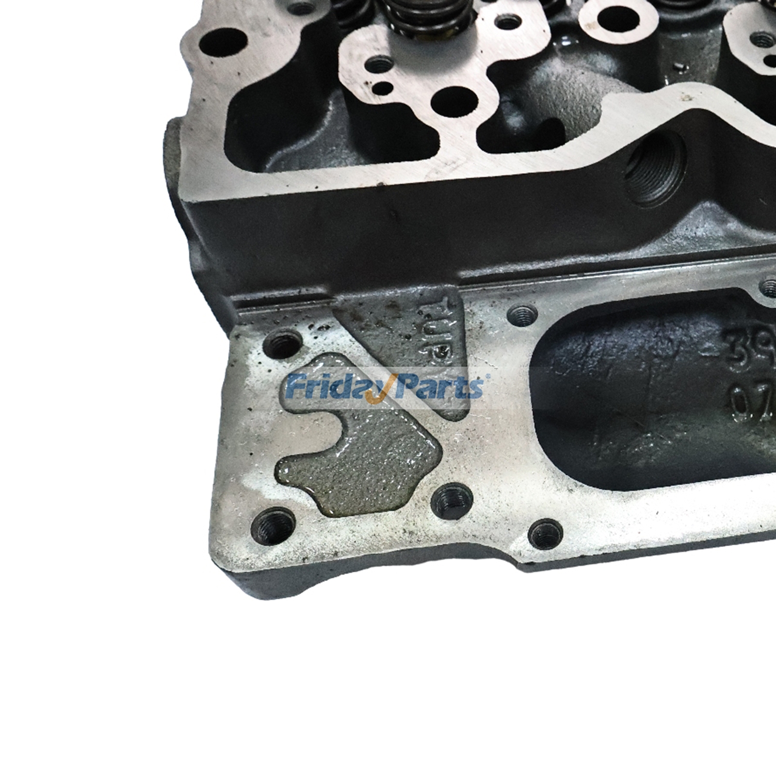 Achetez Culasse complète avec soupapes ISB6.7 ISD6.7 ISBE QSB6.7 Hyundai chez FridayParts