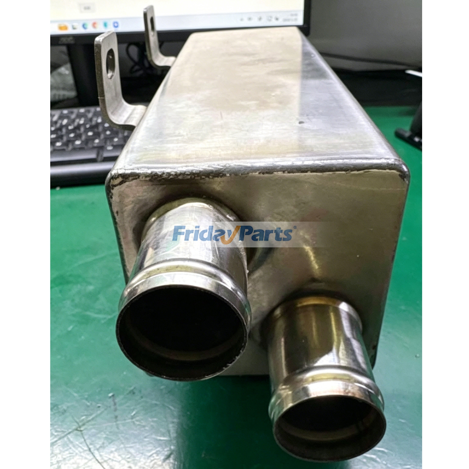 Refroidisseur d'huile moteur pour tracteur New Holland SNH 704 - Qualité supérieure avec garantie de 3 anspourPour New Holland