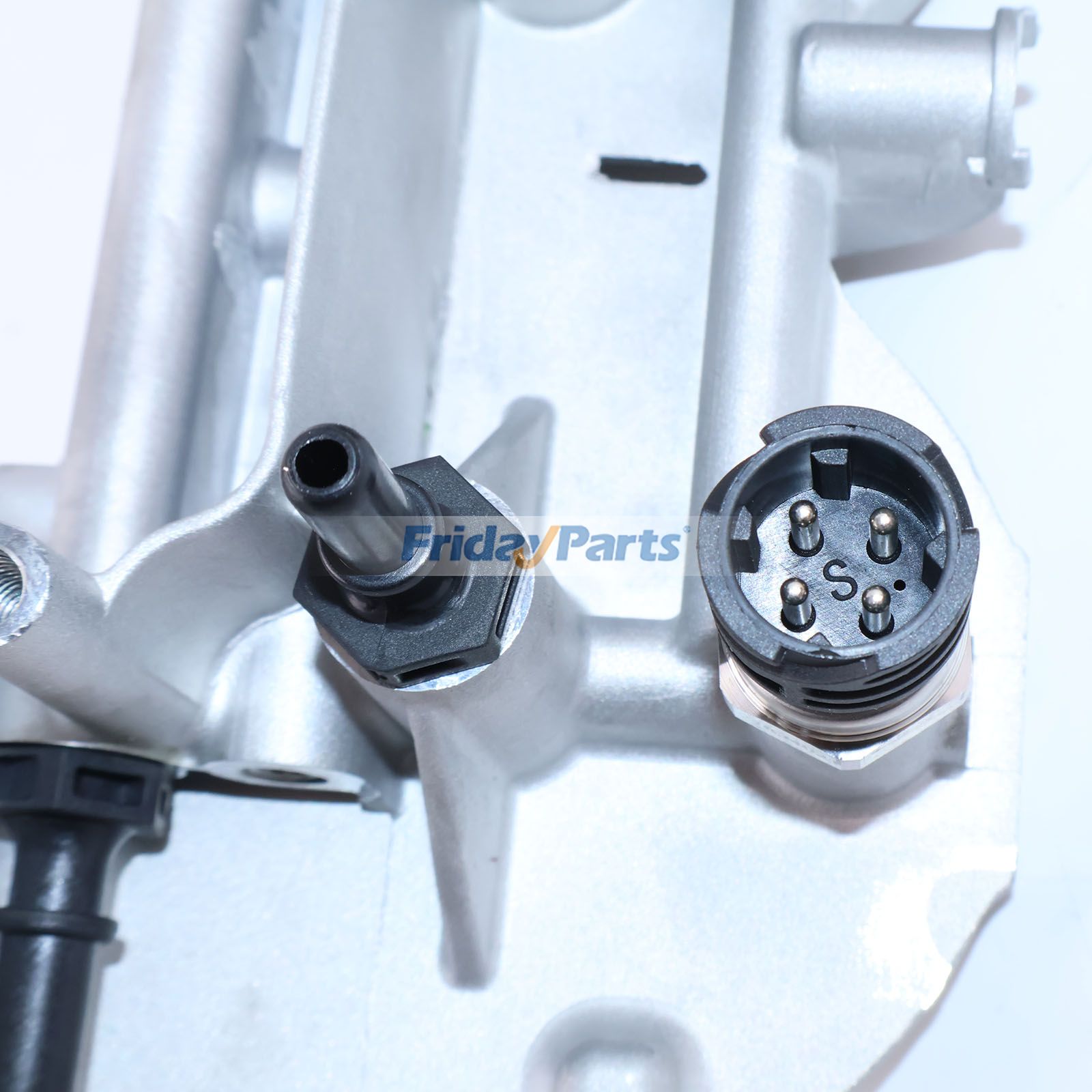 Kraftstofffiltergehäuse 23699581 21879911 22502430 22836553 für Volvo-Motor D13 Truck US17