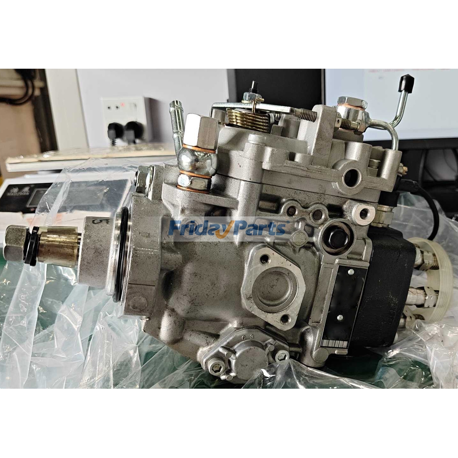 Fuel Injection Pump 22100-UE090 for Toyota Engine 15Z Forklift 7FDU35 7FDU45 7FDU60 7FDU70 7FDU80