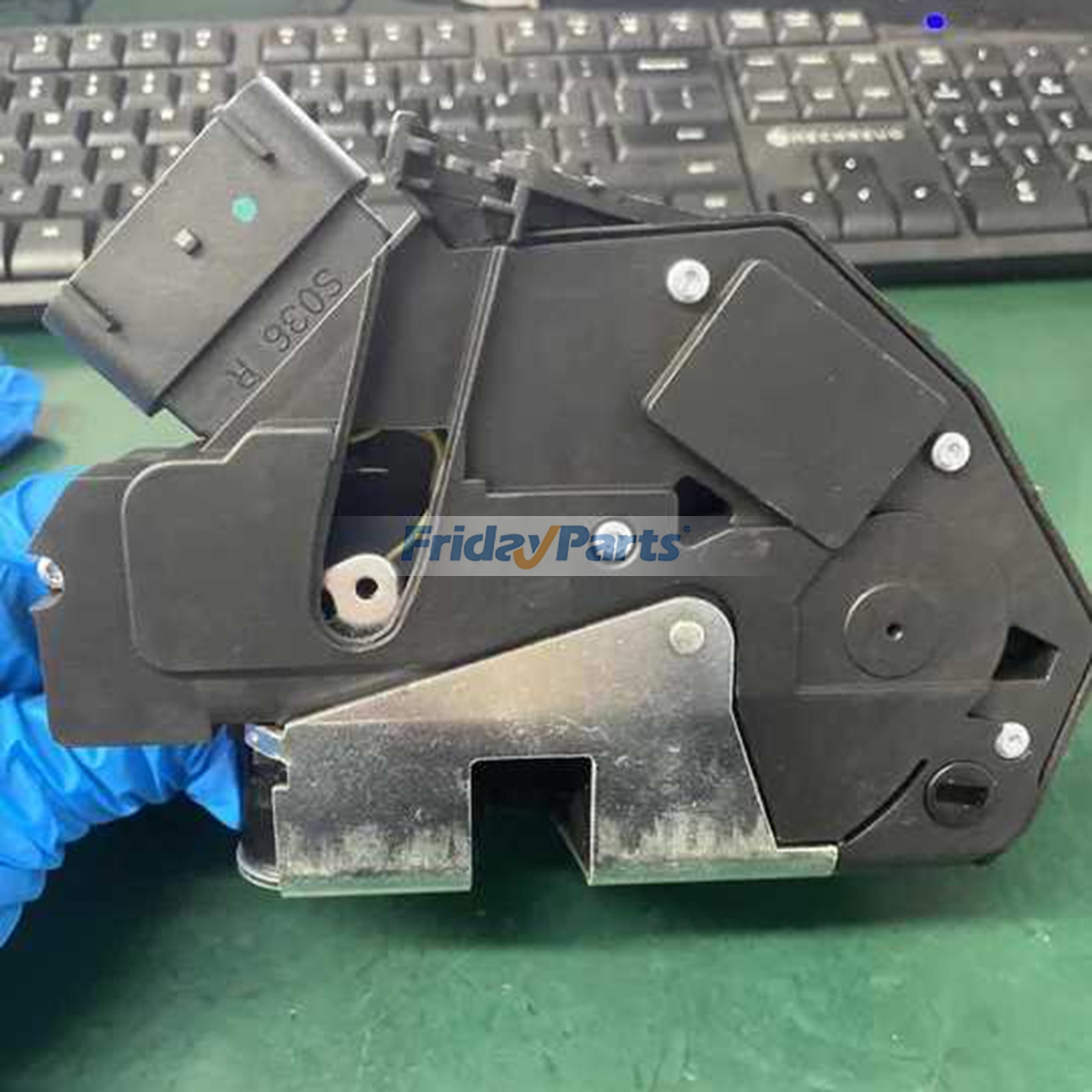 車両 7ピンフロント右ドアロックラッチアクチュエータ