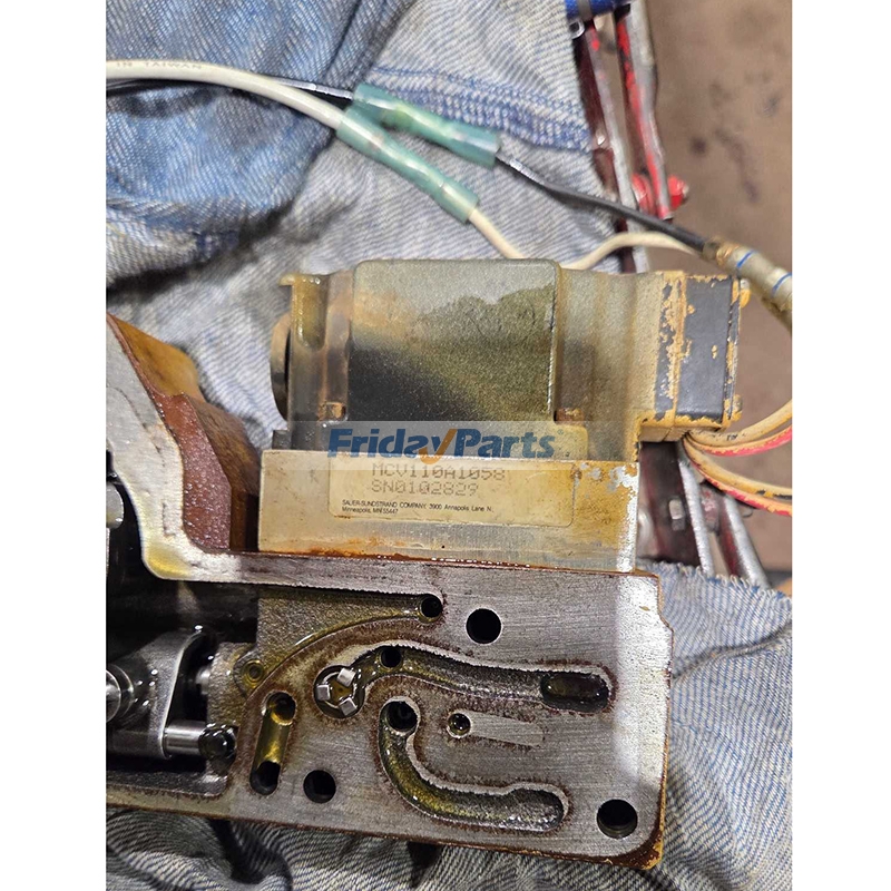 Válvula de control hidráulica con base de repuesto para Donaldson MCV111B0704. Calidad superior con 3 años de garantía.