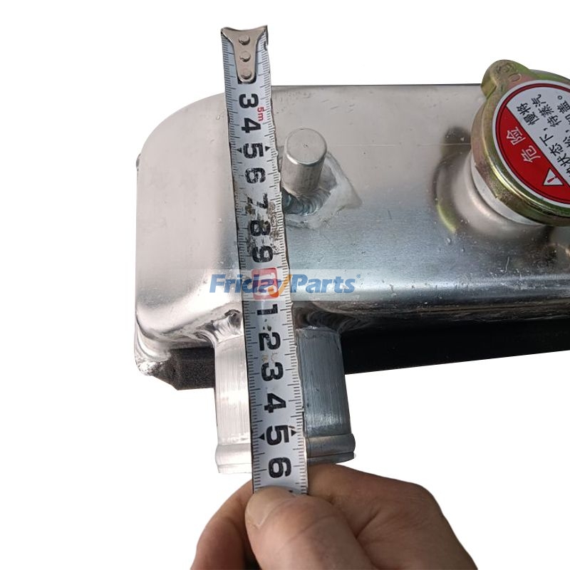 JOHN DEERE用用Isuzu エンジン 4HK1 John Deere 掘削機 220DW 225DLC 用水タンク ラジエーター 4650352