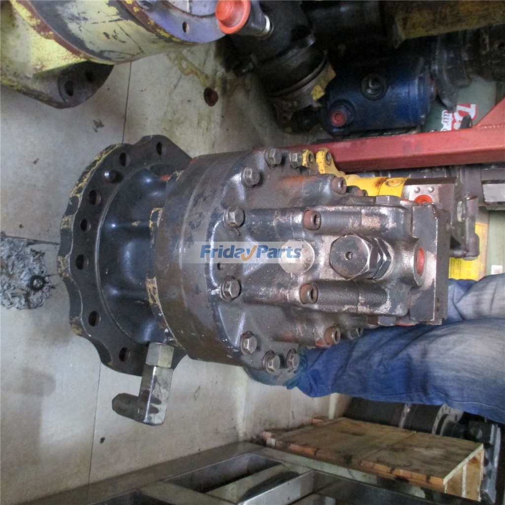Excavator KOMATSU PC110-8 Swing Motor Assembly