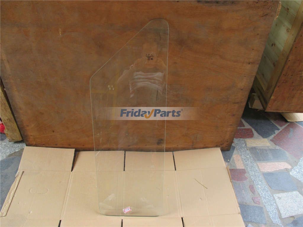 FridayPartsのKOMATSU PC60-5 リア左ガラスフレーム ガラスなし