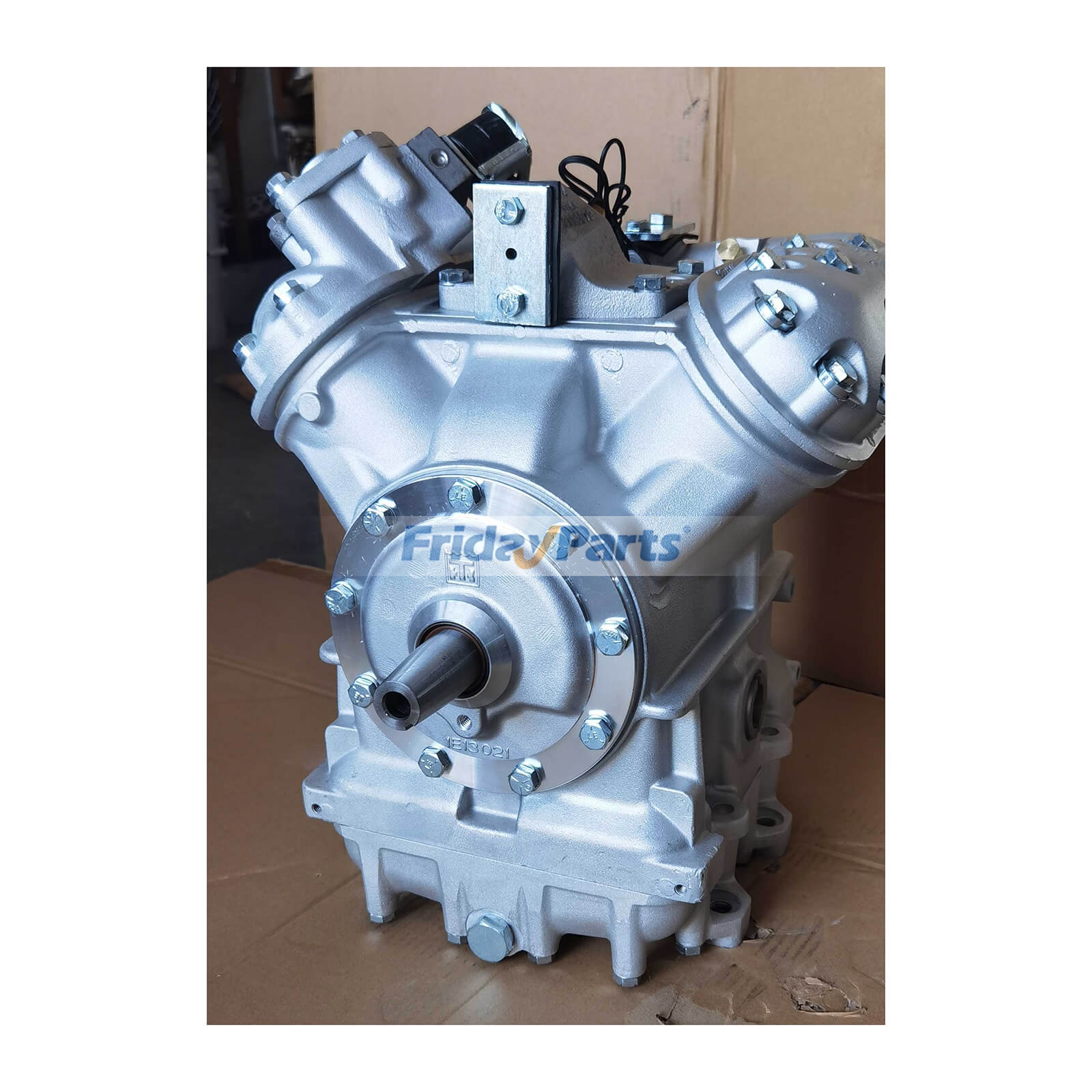 Compresor alternativo de eje grande X430 para autobús de enlace con el aeropuerto.