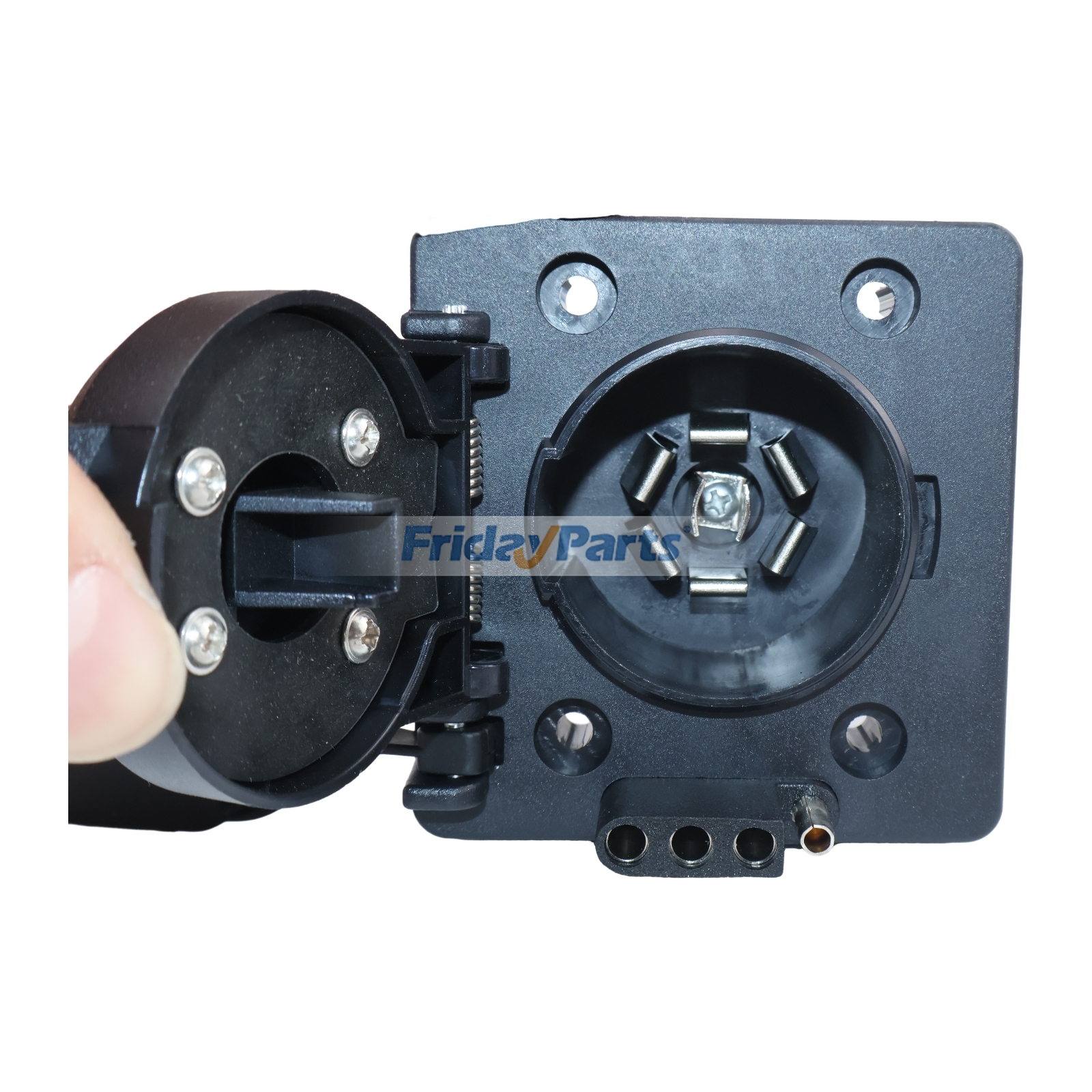 FridayParts Multi-Tow 4 Flat to 7 Blade and 4 Flat Adapter