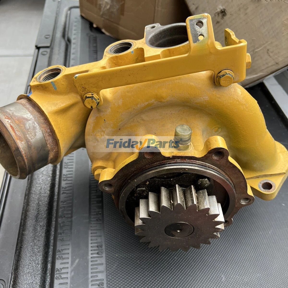 Water Pump DZ106318 for John Deere 6135 Engine S680 S685 S690 S780 S785 S790 824K 844K 944K 7280 7480 7580 410E 460E 9410R 9420R 9460R