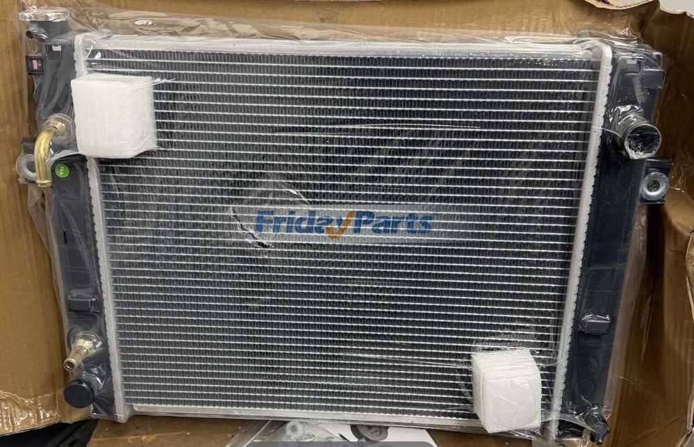 Radiador del tanque de agua FA36L2-10102 para el motor Nissan TD27-II K21 K25 TCM Carretilla elevadora FD20T3 FD25T3 FD30T3 FG20T3 FG25T3 FG30T3