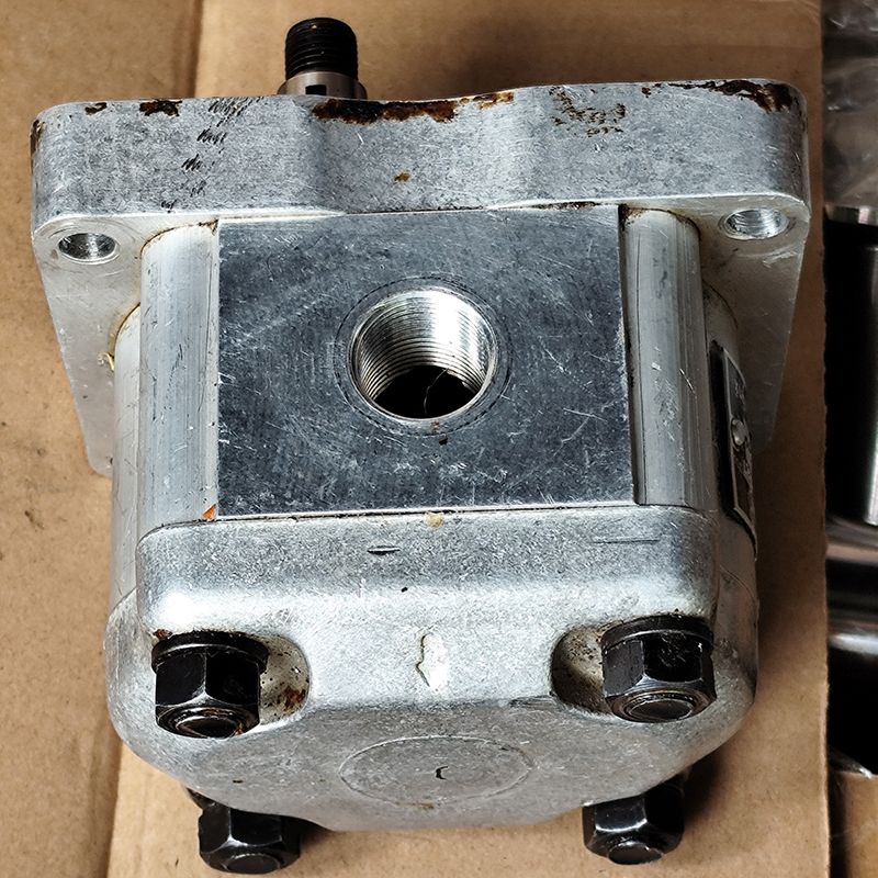 C14XTM Hydraulic Pump Rotate Clockwise 14cc Oil Inlet 3/4" Outlet 1/2" for Loader Excavator