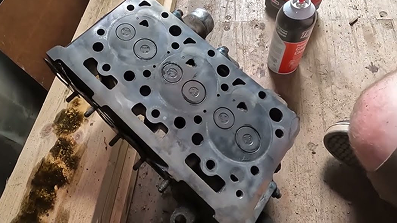 DIY Mini Excavator Repair: Swapping a Cracked Cylinder Head